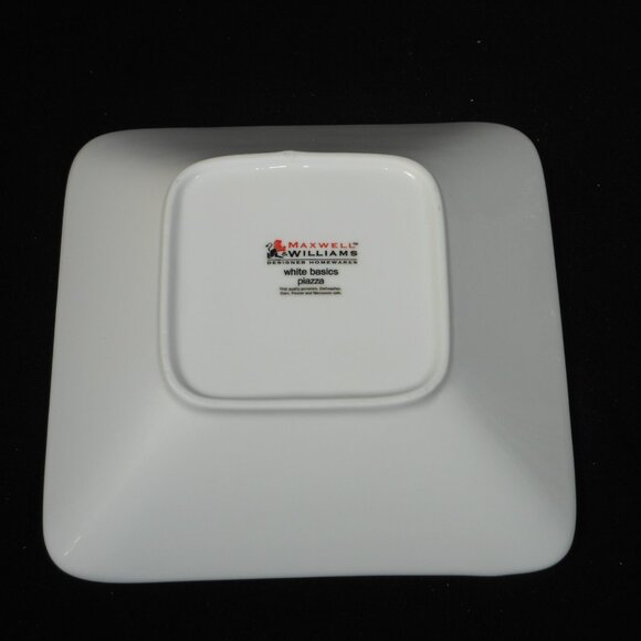 4 white multi purpose square bowl. Maxwell & Williams White Basic Piazza - Picture 5 of 6